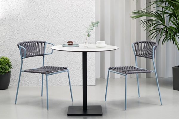 mesa y sillas para cafetería de Scab